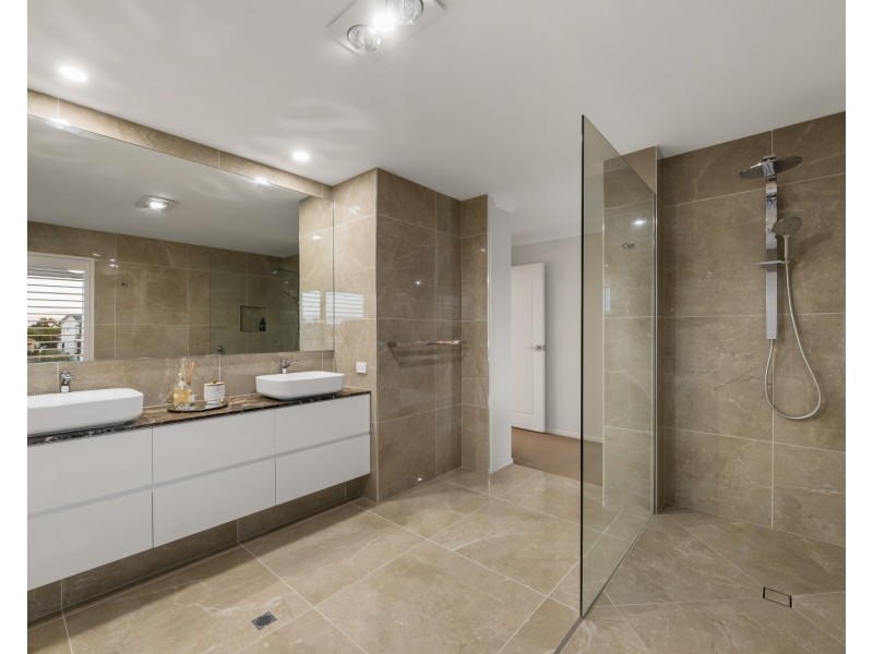 88 Sunbird Chase, Parrearra QLD 4575