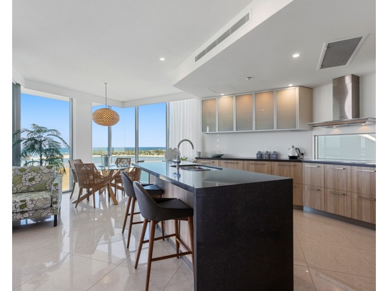 1002/42 Duporth Avenue, Maroochydore QLD 4558