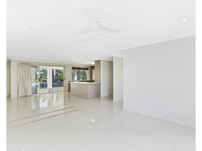 25 Lark Circuit, Mountain Creek QLD 4557