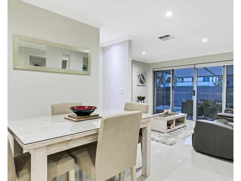 1/76 Beach Parade, Maroochydore QLD 4558