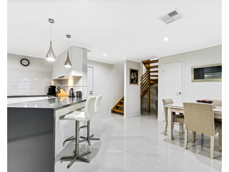 1/76 Beach Parade, Maroochydore QLD 4558