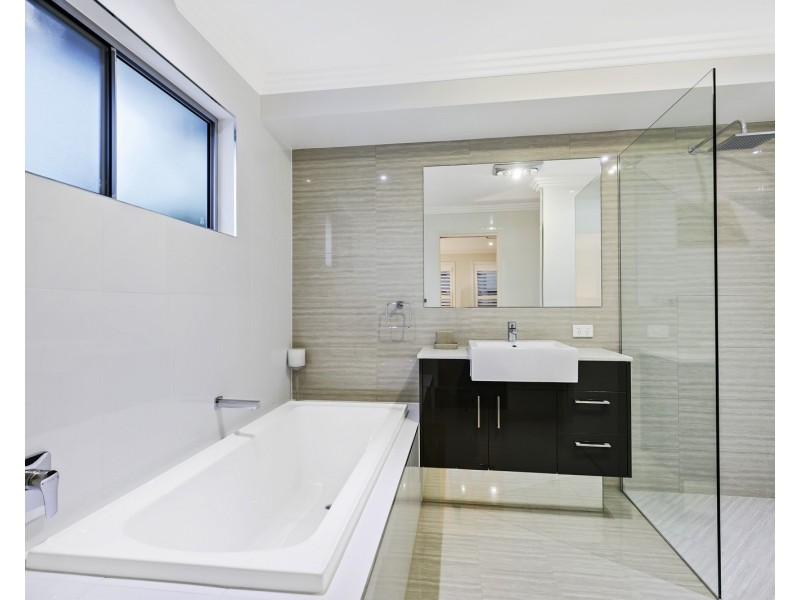 1/76 Beach Parade, Maroochydore QLD 4558