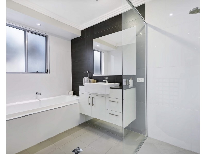1/76 Beach Parade, Maroochydore QLD 4558