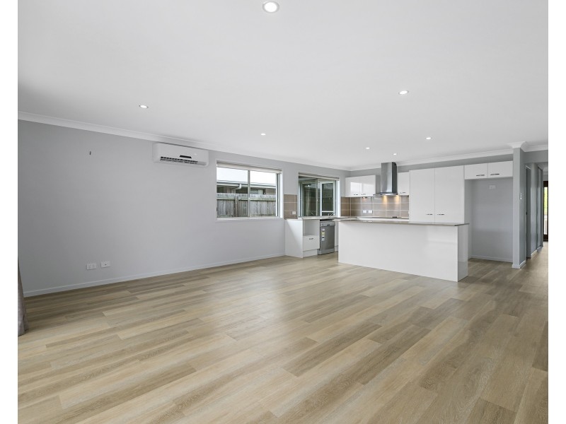 11 Curtis Street, Mountain Creek QLD 4557