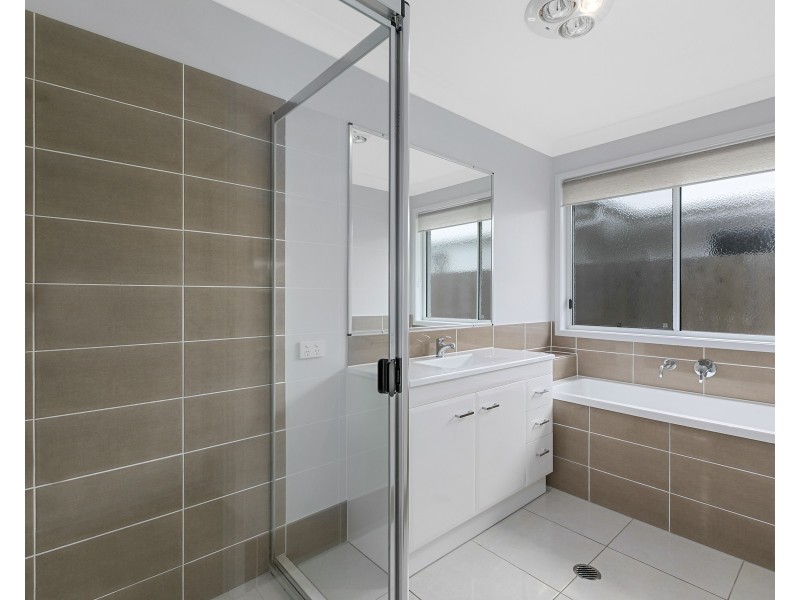 11 Curtis Street, Mountain Creek QLD 4557