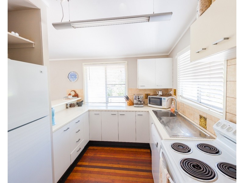 66  Oogar St, Alexandra Headland QLD 4572