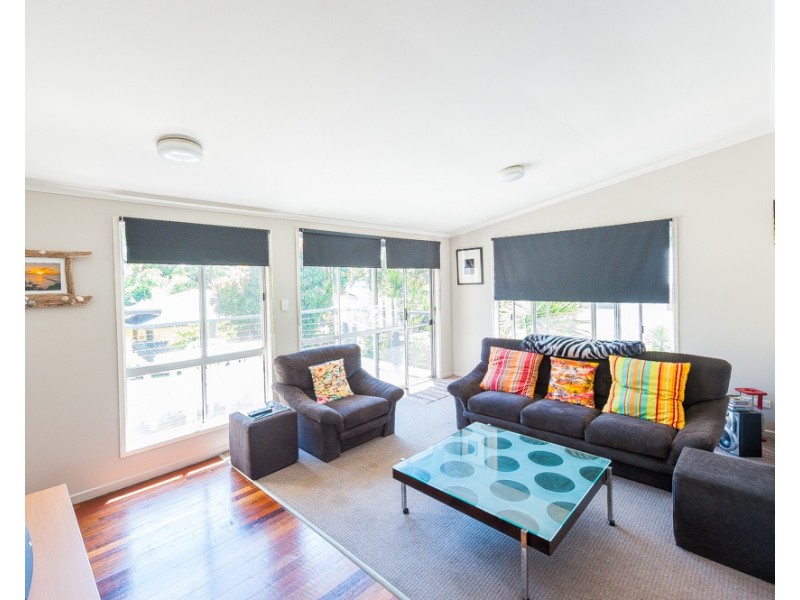 66  Oogar St, Alexandra Headland QLD 4572