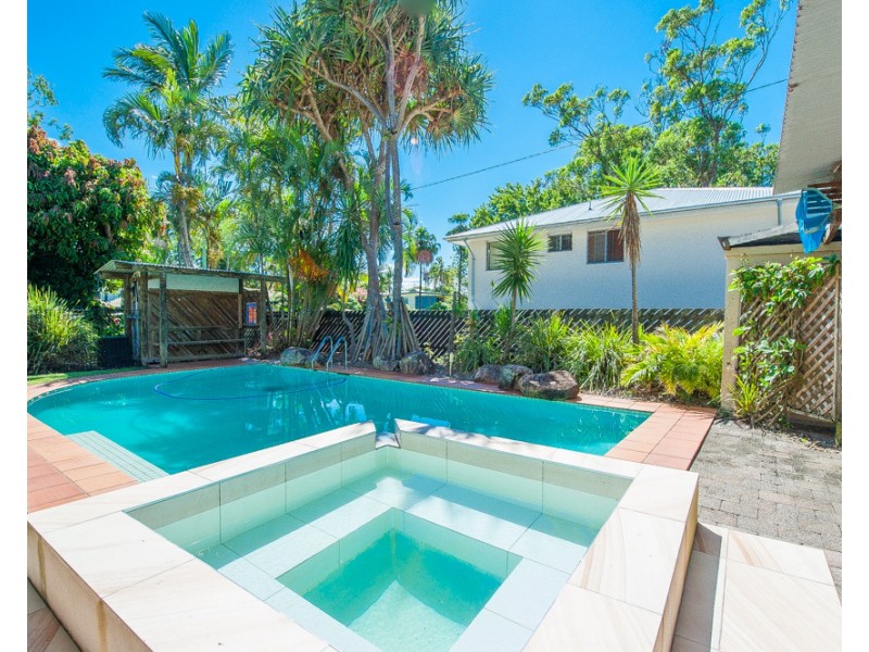 66  Oogar St, Alexandra Headland QLD 4572