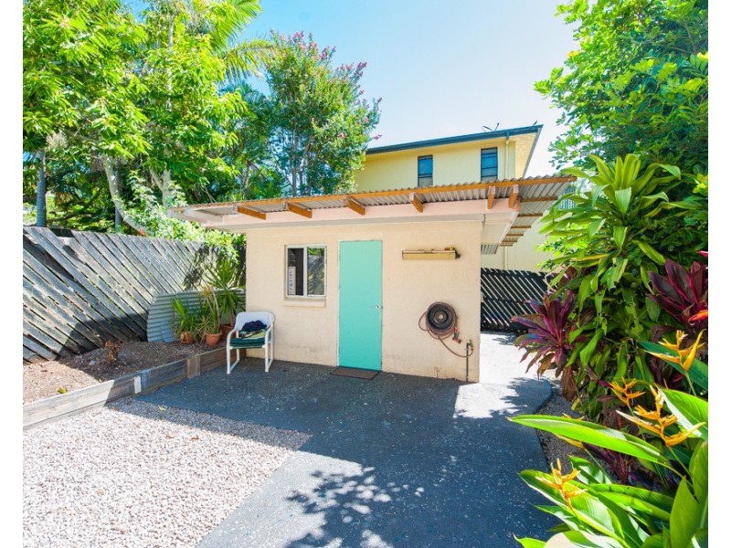 66  Oogar St, Alexandra Headland QLD 4572