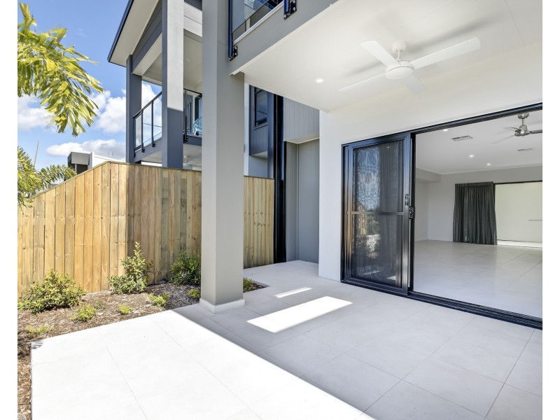17 Greenview Terrace, Palmview QLD 4553