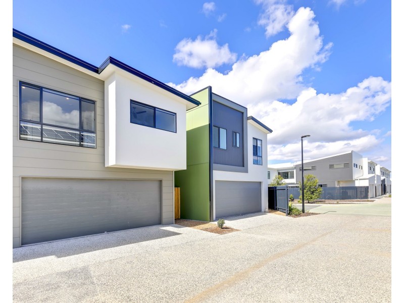 17 Greenview Terrace, Palmview QLD 4553
