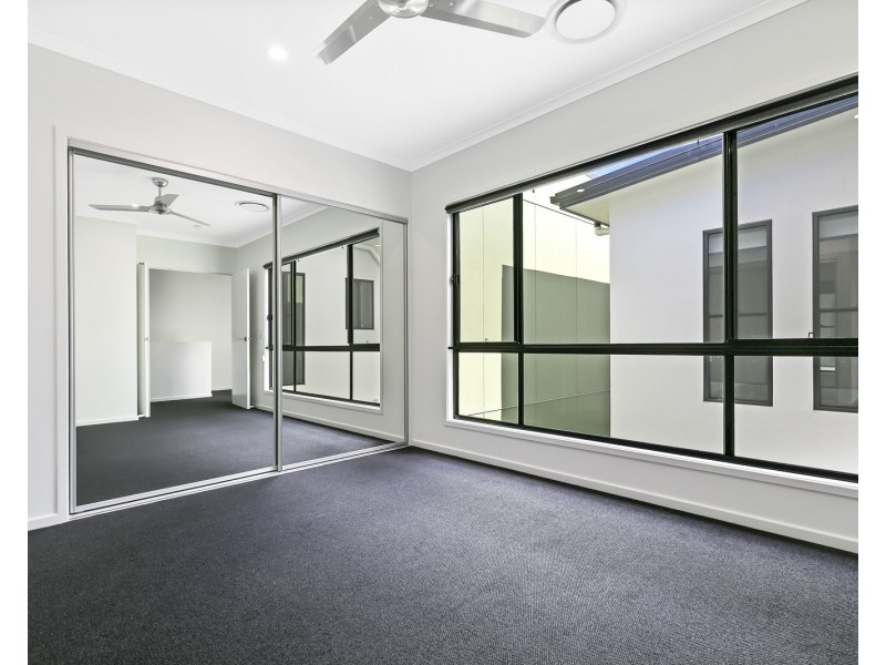 17 Greenview Terrace, Palmview QLD 4553
