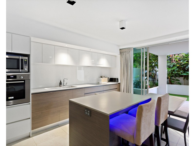 2/33 Buderim Avenue, Mooloolaba QLD 4557