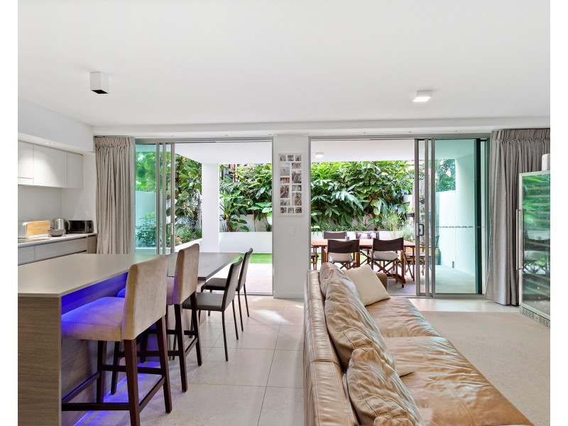 2/33 Buderim Avenue, Mooloolaba QLD 4557