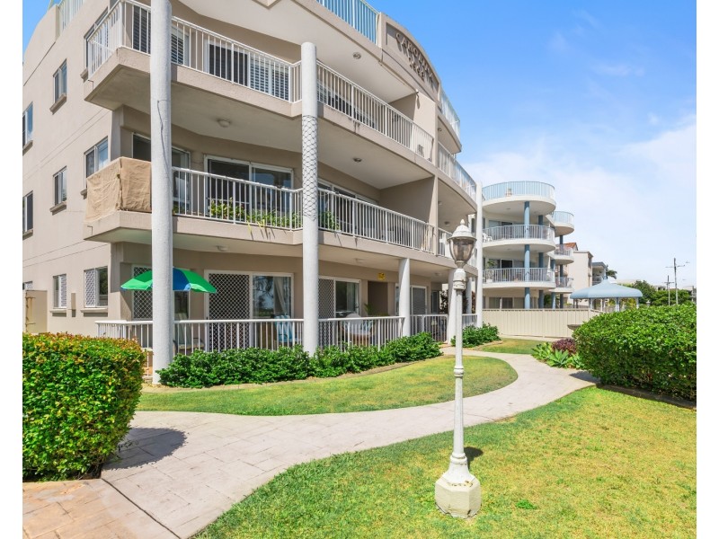 2/97-99 Bradman Avenue, Maroochydore QLD 4558