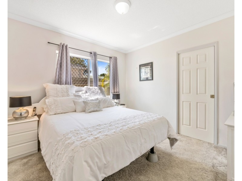 2/97-99 Bradman Avenue, Maroochydore QLD 4558