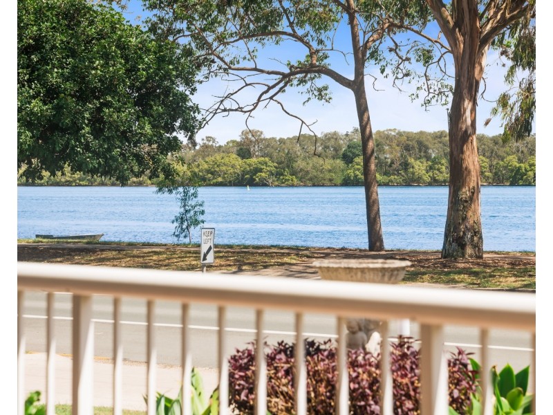 2/97-99 Bradman Avenue, Maroochydore QLD 4558