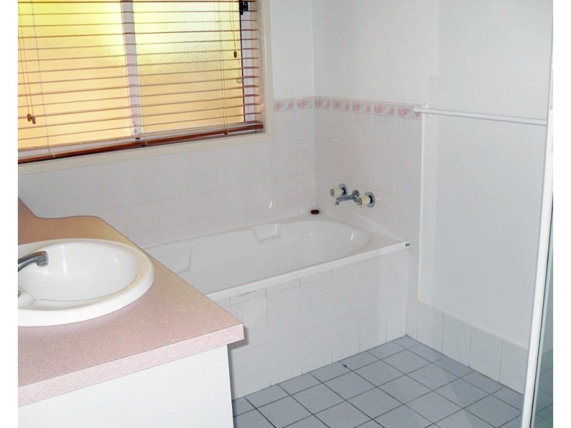8 Joni Court, Bli Bli QLD 4560
