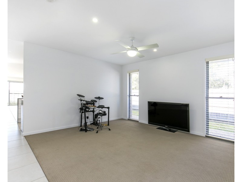 15 Tarwhine Place, Mountain Creek QLD 4557