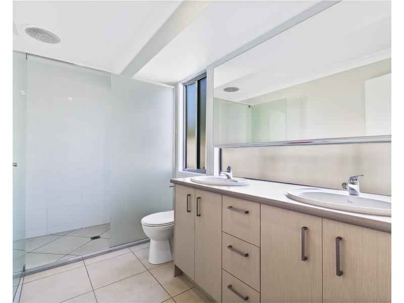 15 Tarwhine Place, Mountain Creek QLD 4557