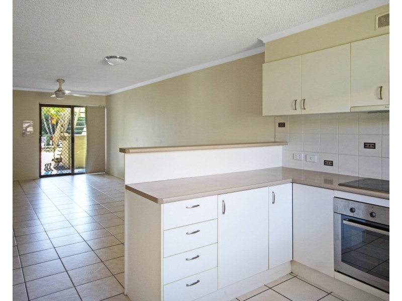 2/32 Goonawarra Dr, Mooloolaba QLD 4557