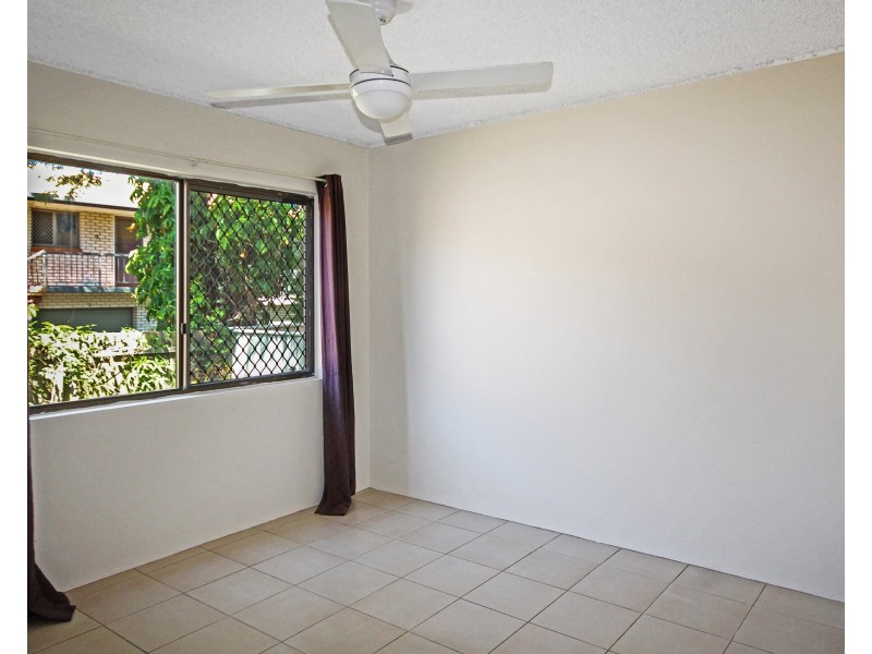 2/32 Goonawarra Dr, Mooloolaba QLD 4557