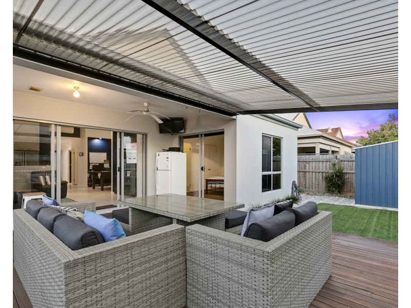 4 Maui Court, Kawana Island QLD 4575