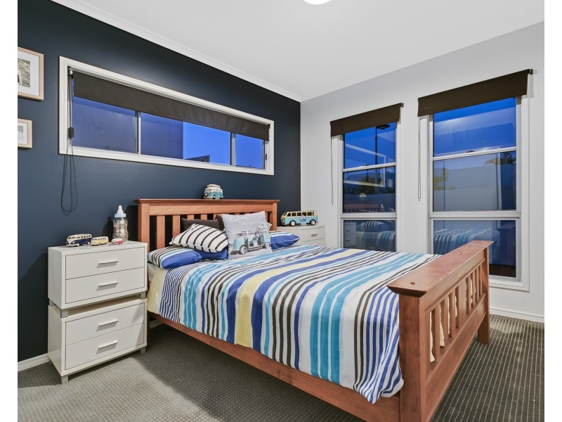 4 Maui Court, Kawana Island QLD 4575