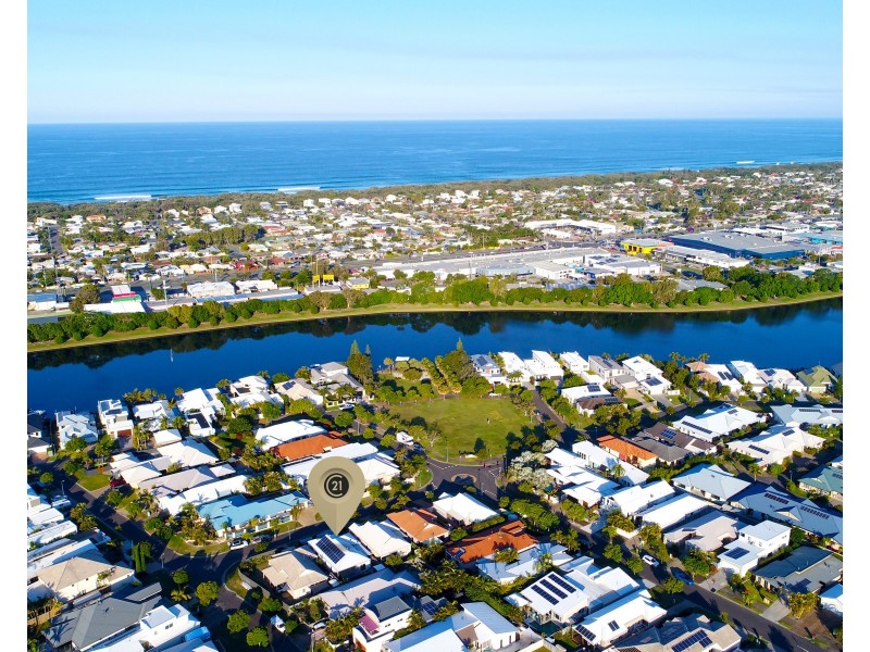 4 Maui Court, Kawana Island QLD 4575