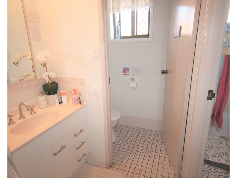 47 Lapoinya Crescent, Warana QLD 4575