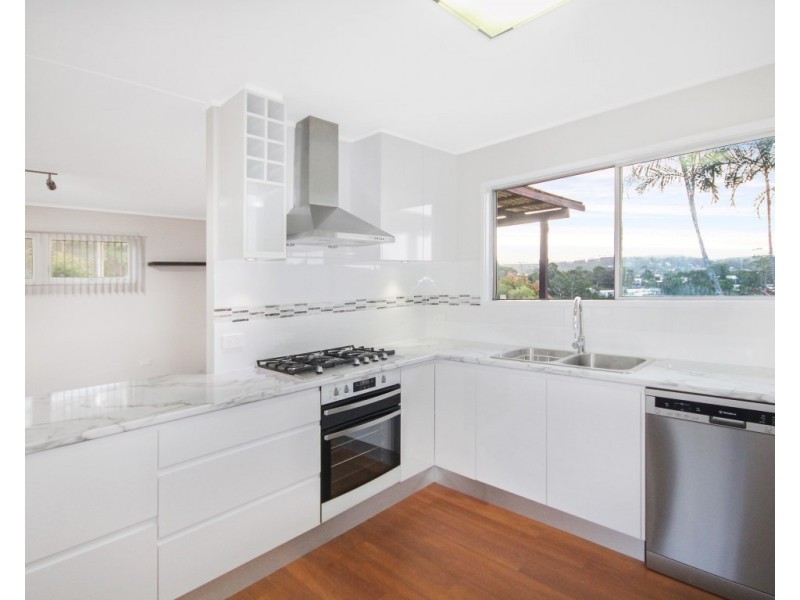 6 Dandenong Street, Burnside QLD 4560