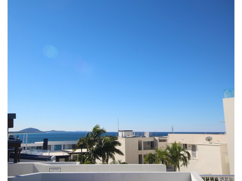 11/10  Edward St, Alexandra Headland QLD 4572