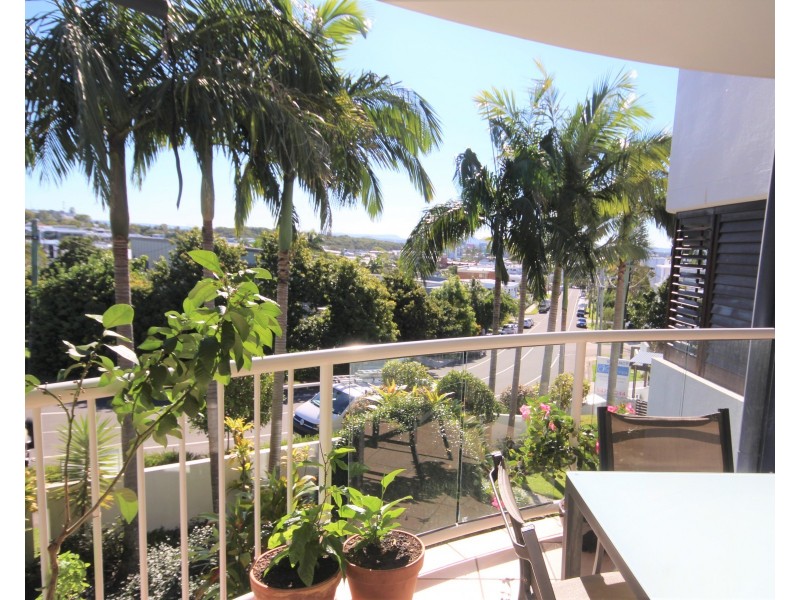 11/10  Edward St, Alexandra Headland QLD 4572