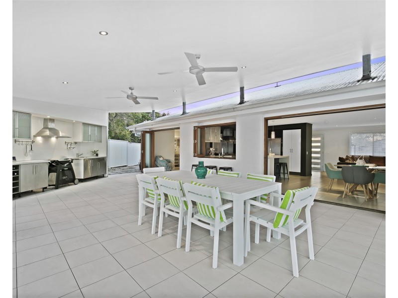 4 Karloo Court, Mountain Creek QLD 4557