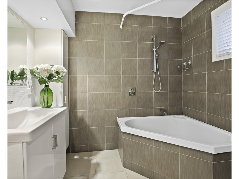 4 Karloo Court, Mountain Creek QLD 4557