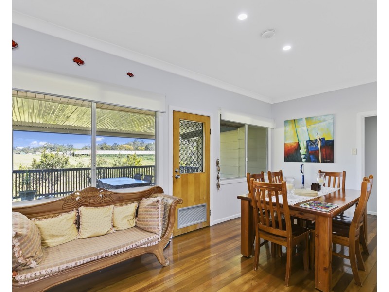 22 Bowen Road, Glass House Mountains QLD 4518