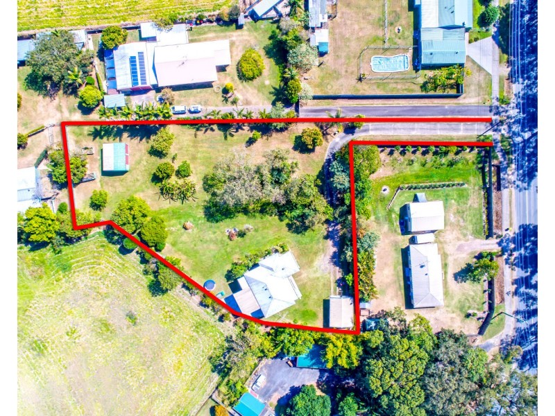 22 Bowen Road, Glass House Mountains QLD 4518