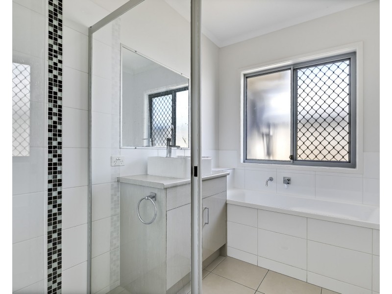 30  Bribie Place, Mountain Creek QLD 4557