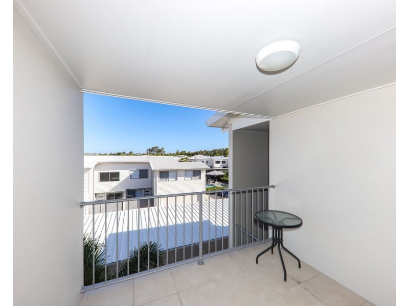 28/1  Hibbertia Street, Mountain Creek QLD 4557