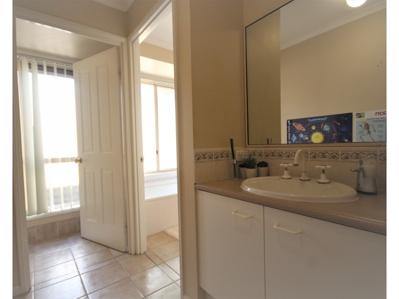 12 Japonica Court, Mountain Creek QLD 4557