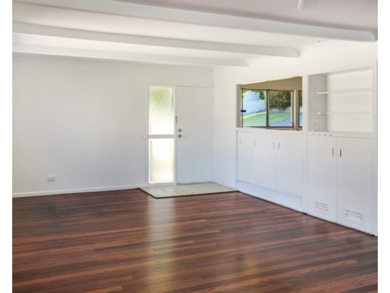 11 Dilli Court, Alexandra Headland QLD 4572