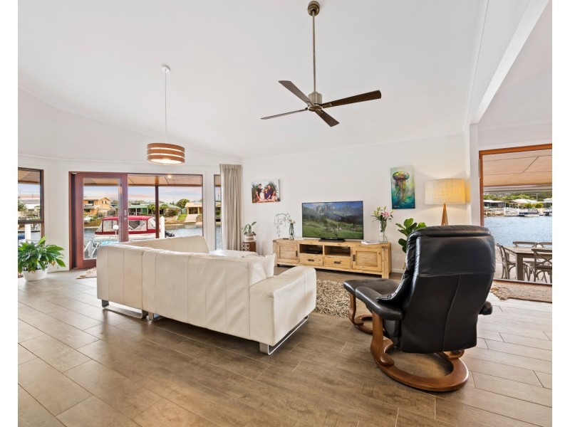 53 Schirrmann Dr, Maroochydore QLD 4558