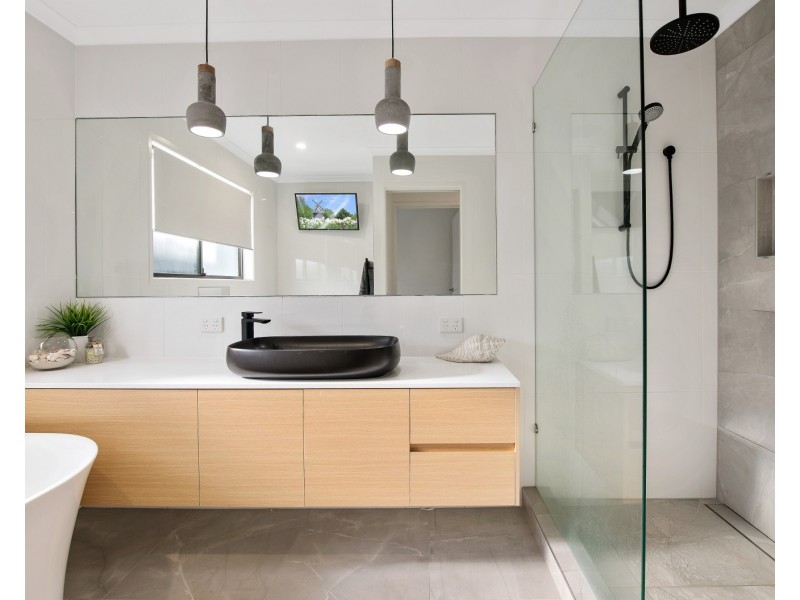 53 Schirrmann Dr, Maroochydore QLD 4558