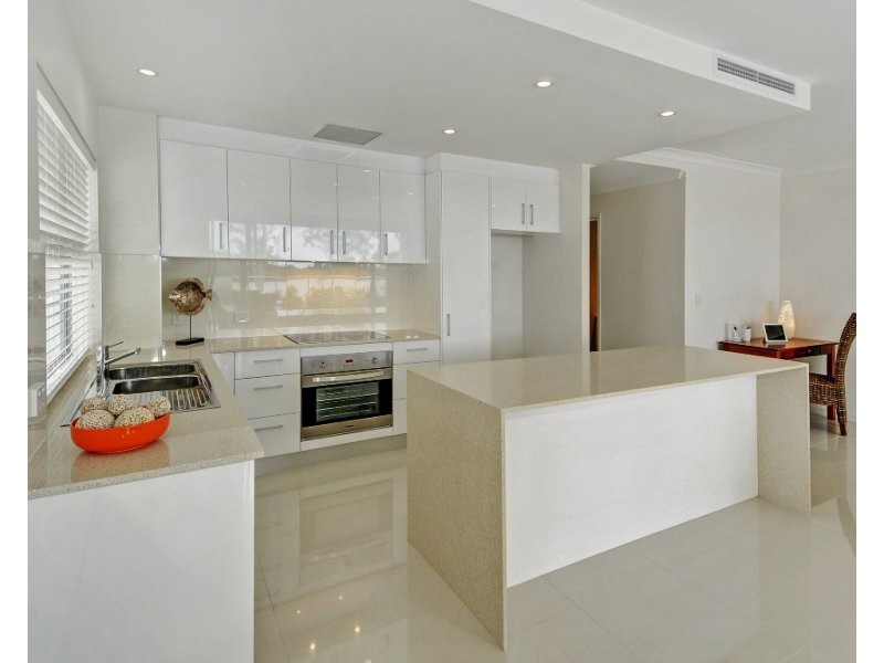 8/299-301 Bradman Avenue, Maroochydore QLD 4558