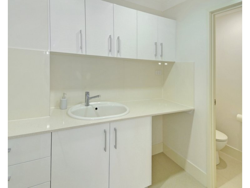 8/299-301 Bradman Avenue, Maroochydore QLD 4558