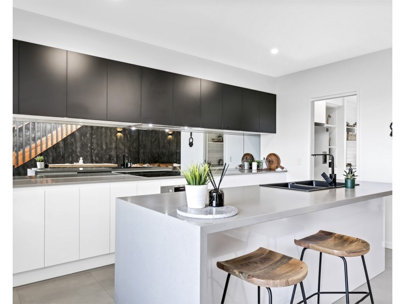 48 Parkway Terrace, Palmview QLD 4553