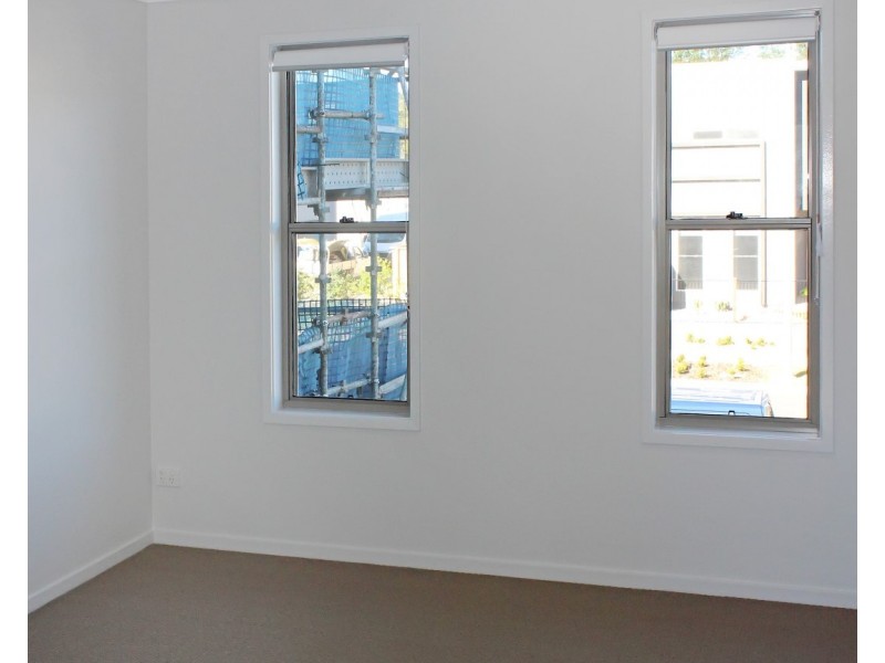 154 Sunshine Cove Way, Maroochydore QLD 4558