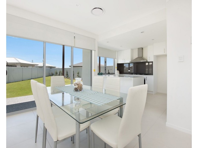 1/3 Burdekin Place, Pelican Waters QLD 4551