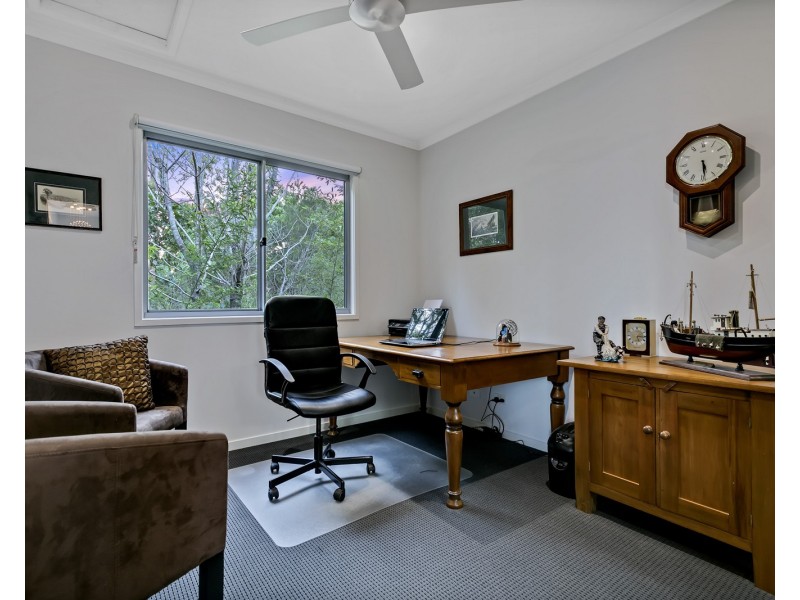 33 Myrtle Place, Mountain Creek QLD 4557