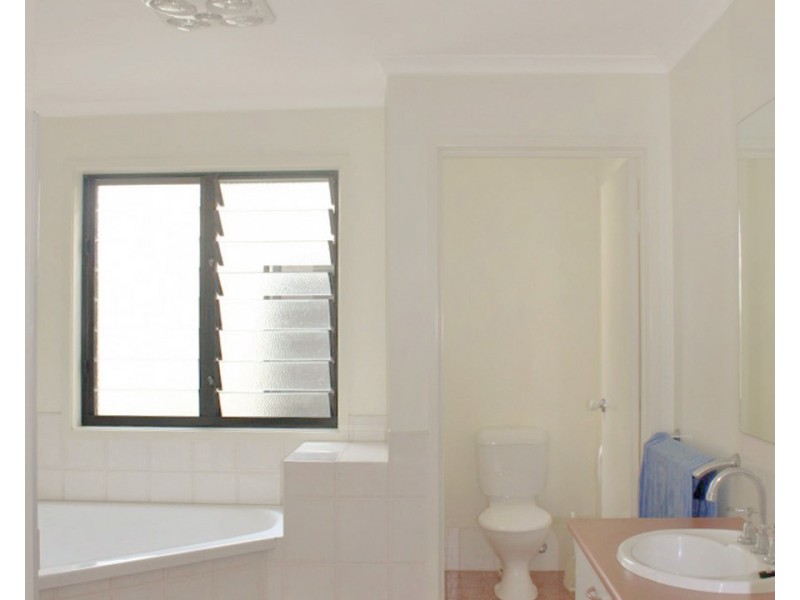 16 Waterlilly Place, Twin Waters QLD 4564